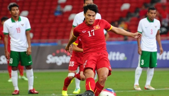 Video SEA Games 28: Mạc Hồng Quân mở tỷ số cho U23 Việt Nam ở phút 13