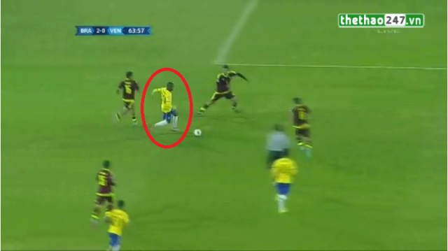 VIDEO: Robinho độc diễn qua 4 cầu thủ Venezuela