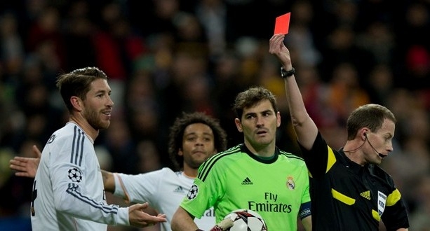 VIDEO: Điều khiến Man Utd nên cẩn trọng khi hỏi mua Sergio Ramos