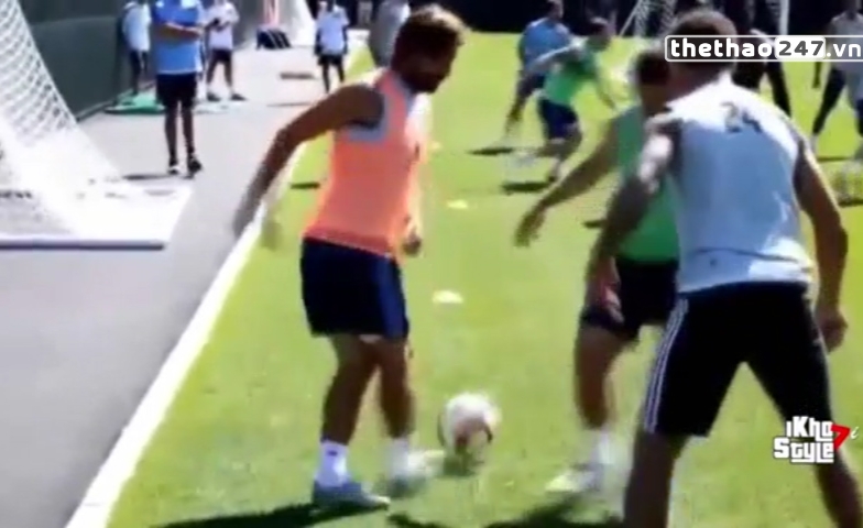VIDEO: Pirlo trình diễn kỹ thuật cá nhân trên sân tập tại Mỹ