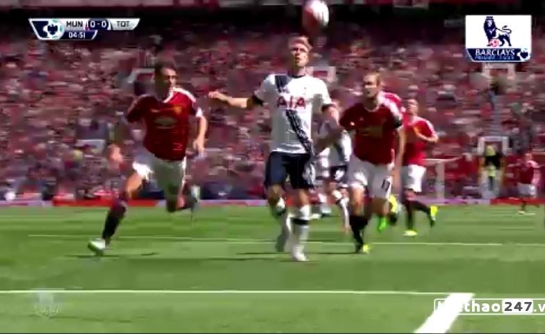 VIDEO: MU suýt thủng lưới sau pha đối mặt nguy hiểm của Eriksen