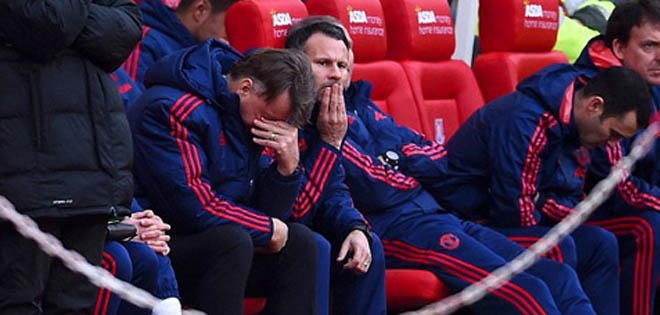 Van Gaal thừa nhận MU đã 'hết thuốc chữa'