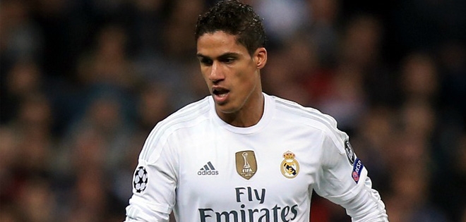 Raphael Varane trên đường gia nhập Man Utd
