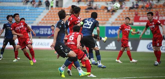 Thua Sangju Sangmu, Incheon Utd chìm sâu trong khủng hoảng