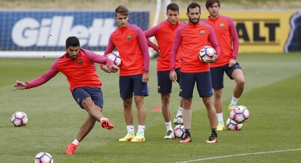 Có Messi, Suarez, Barca vẫn đại bại trước Liverpool