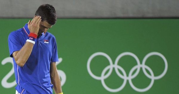 Djokovic và chị em nhà Williams bị loại ở ngay vòng 1 Olympic