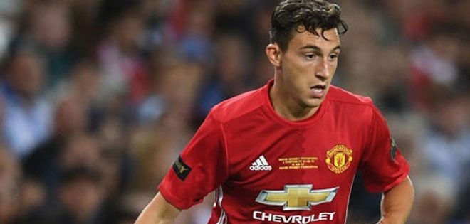 Chuyển nhượng tối: Xong tương lai Darmian, Sissoko tới Real?