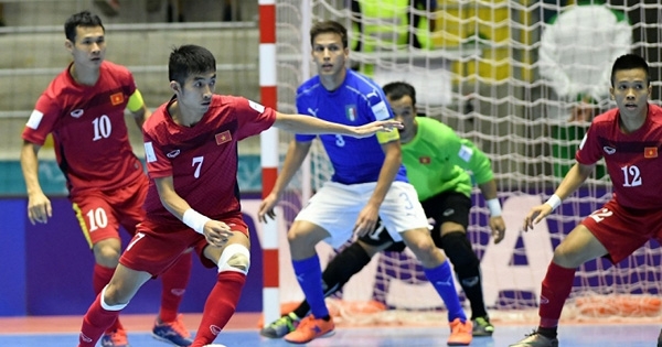 Chủ tịch VFF chúc mừng thành tích của tuyển Futsal Việt Nam
