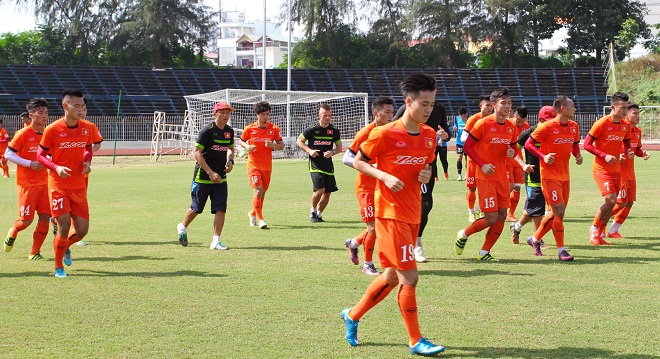 Thầy trò Hữu Thắng choáng với cái nóng miền Tây