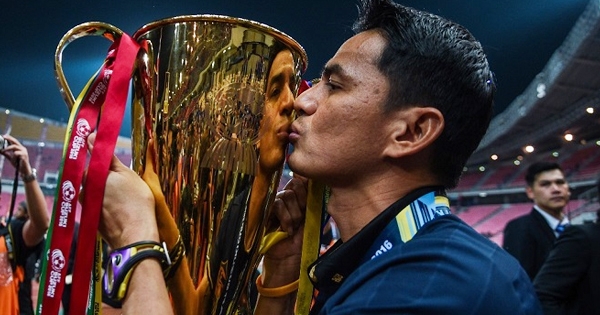 Chủ tịch FAT nói về tương lai HLV Kiatisak