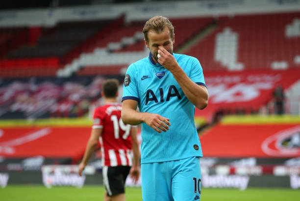 Sự cứng nhắc của VAR khiến Harry Kane nhận trái đắng
