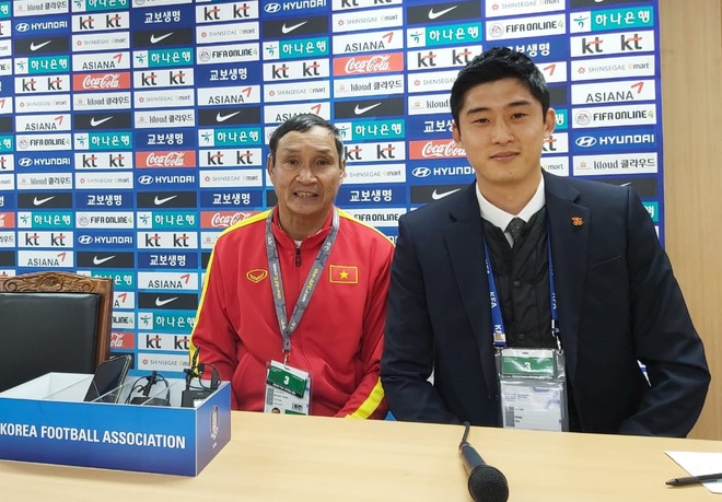 HLV Mai Đức Chung: 'Thua Hàn Quốc 3 bàn là đạt yêu cầu'