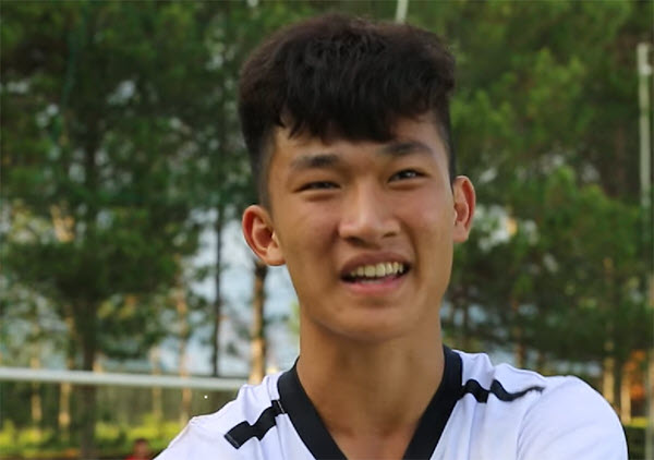 'Truyền nhân của Văn Toàn' mơ khoác áo HAGL đá V.League