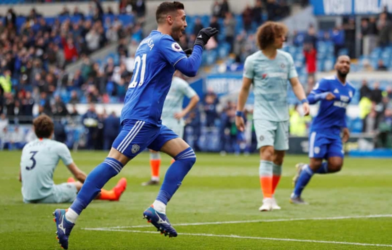 VIDEO: Camarasa đá nối đẹp mắt tung lưới Chelsea