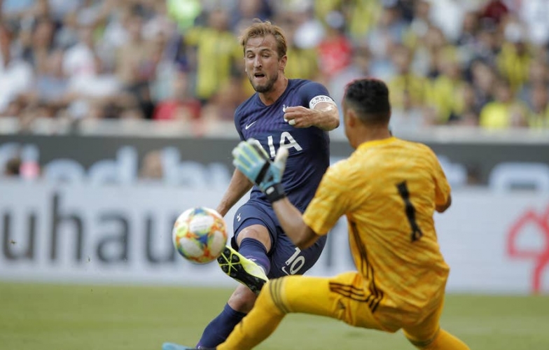 Hazard mờ nhạt, Real Madrid lại thua khi đối đầu Tottenham