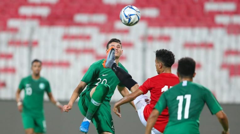 VIDEO: Sao Yemen lập siêu phẩm không tưởng ở vòng loại World Cup 2022