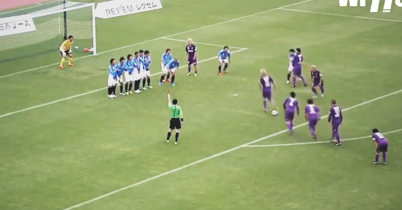 VIDEO: Màn phối hợp đá phạt khiến đối thủ ức chế nhất thế giới