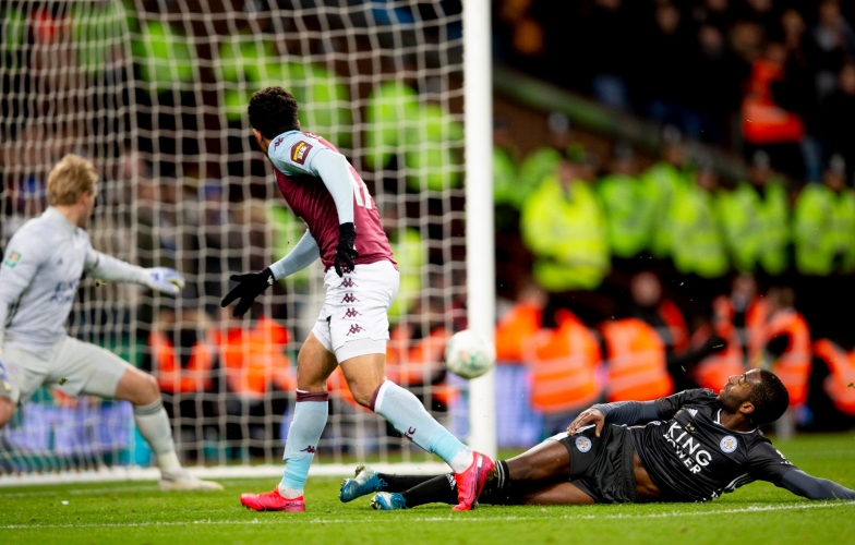 Aston Villa giành vé vào chung kết Cúp Liên đoàn