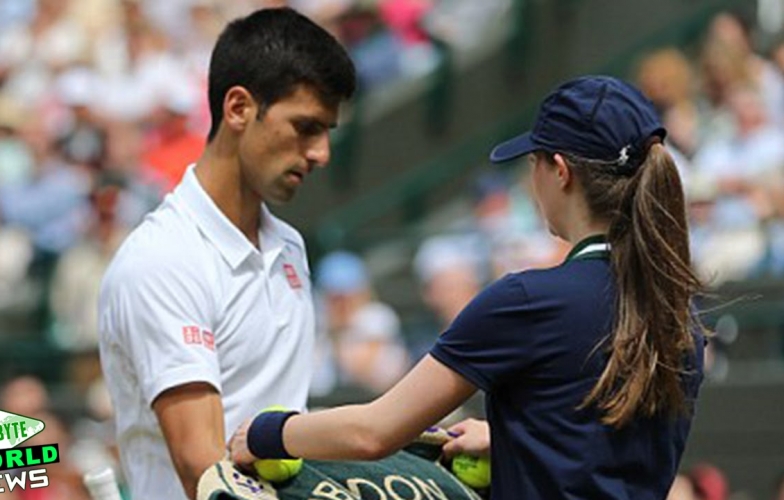 VIDEO: Djokovic đánh trúng 'ball girl' nóng bỏng và cái kết