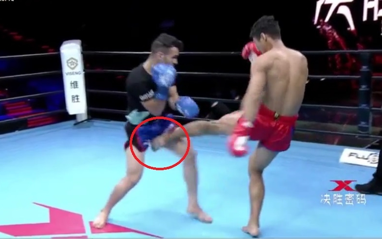 VIDEO: Võ sĩ Trung Quốc đá vào chỗ hiểm, hạ gục đối thủ sau 10 giây