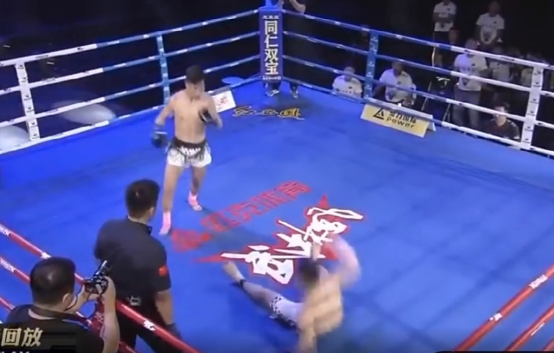 VIDEO: Trò cưng của 'đệ nhất Thiếu Lâm' thua thảm ngay từ hiệp 1