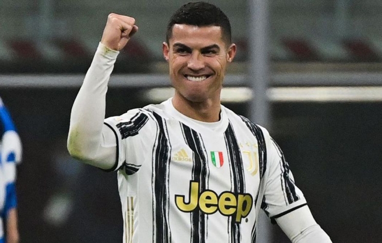 Ronaldo lập kỳ tích chưa từng có trong lịch sử