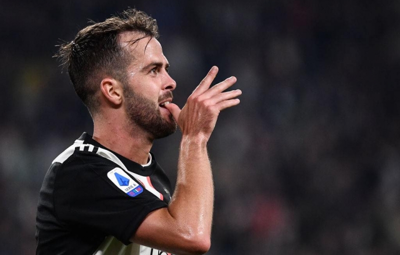 NÓNG: Nhạc trưởng Juventus đồng ý gia nhập Barca