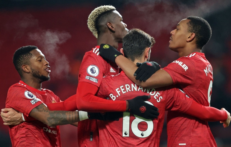Bruno tỏa sáng, MU thắng sát nút Aston Villa