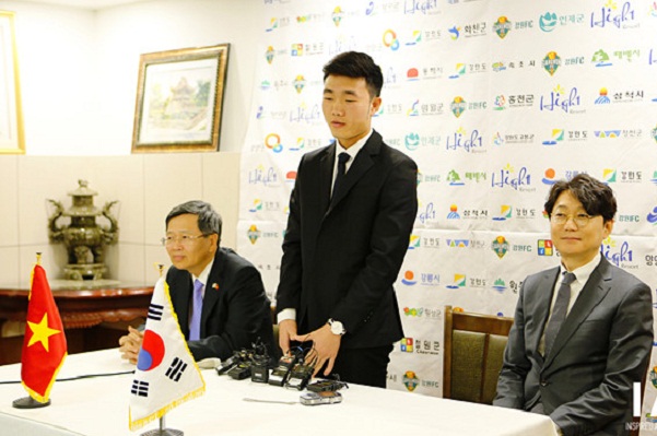 Tin bóng đá Việt Nam 9/1: HLV Gangwon tiết lộ lý do chiêu mộ Xuân Trường, HLV Hà Nội FC ‘bắt bệnh’ của HAGL