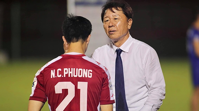 HLV Chung Hae Seong rời TPHCM: Giọt nước tràn ly