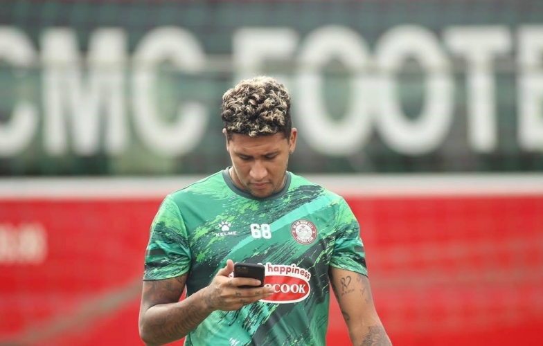 Chân sút đắt giá hơn Lee Nguyễn trở lại V-League