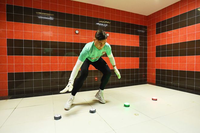 Đặng Văn Lâm 'đóng cửa luyện công'