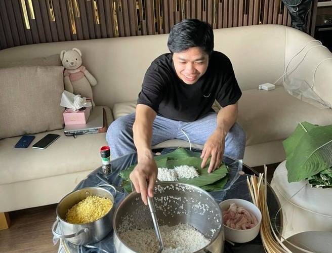 Công Phượng bị 'chê tơi tả' vì chuyện dở khóc dở cười