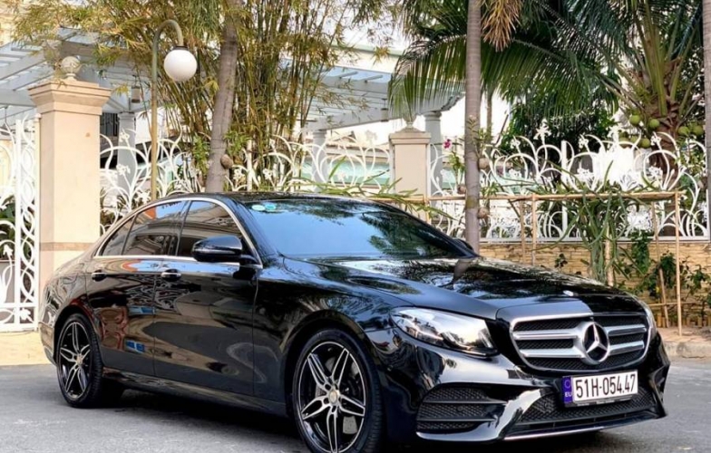 Mercedes E300 2020: Giá bán, thông số xe & đánh giá chi tiết