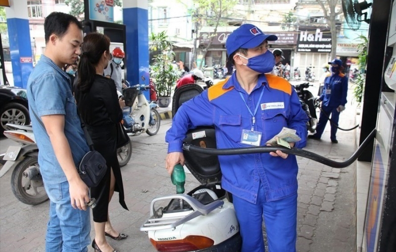 Giá xăng bất ngờ tăng mạnh từ 15h chiều nay