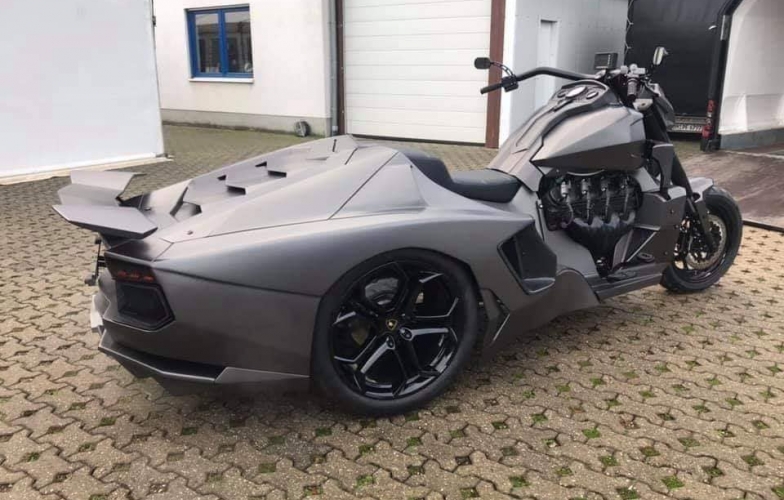 Trầm trồ với siêu mô tô 3 bánh “lai” Lamborghini Aventador