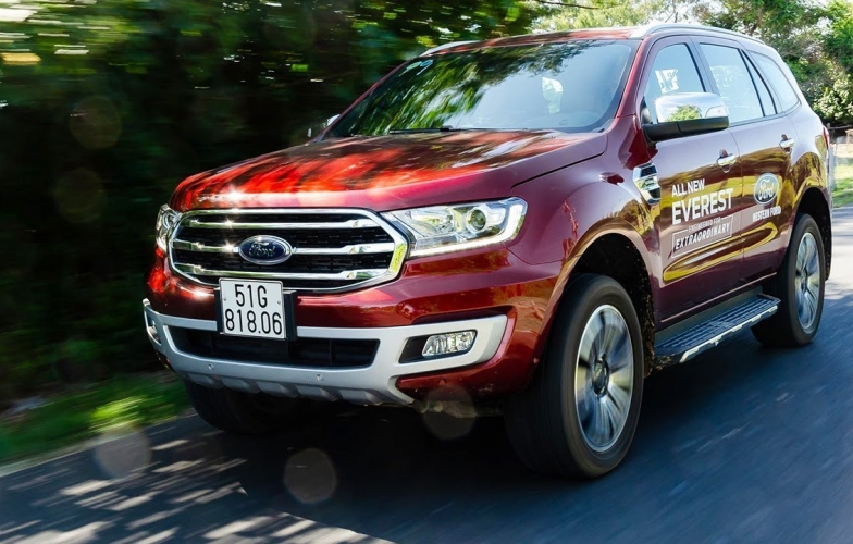 Ô tô Ford đồng loạt giảm mạnh trong tháng “cô hồn”