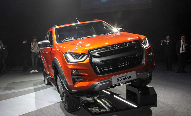 Isuzu D-Max 2020 giá chỉ từ 389 triệu đồng, cạnh tranh Ford Ranger
