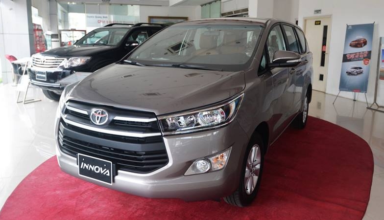 Giá xe Toyota Innova 2020 giảm kỷ lục, quyết đấu Mitsubishi Xpander