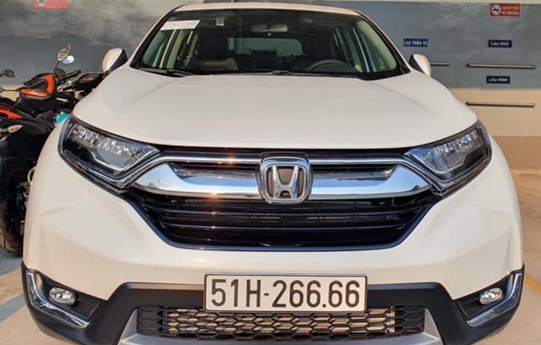 Honda CR-V biển số “tứ quý” 6 được rao bán ngang Mercedes C200