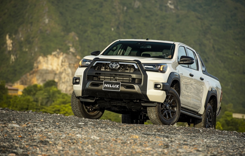 Toyota Hilux 2020 ra mắt tại Việt Nam, giá từ 628 triệu đồng