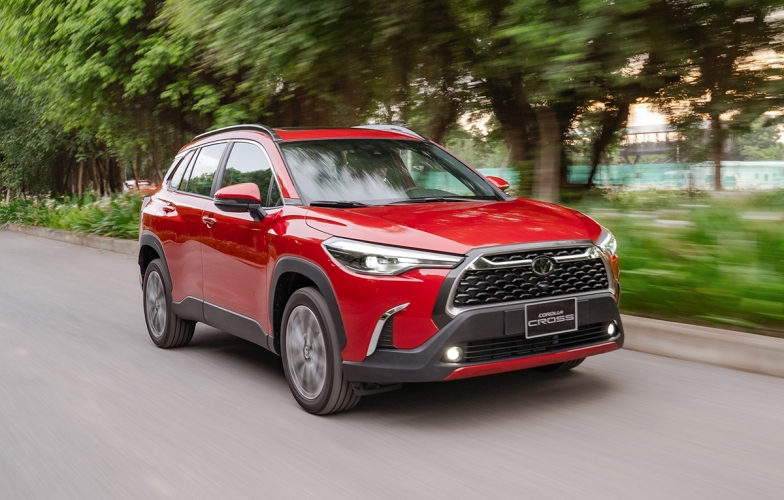 Toyota Corolla Cross: Giá lăn bánh 2023, TSKT & đánh giá chi tiết