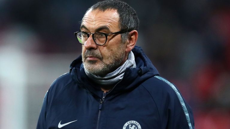 HLV Sarri: 'Chelsea cần vực dậy sau trận thua Man City'
