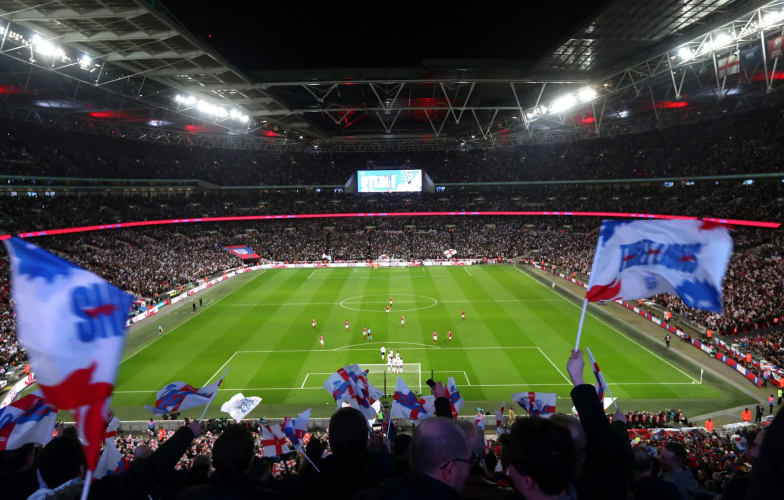 Báo động tệ nạn CĐV Anh mang chất cấm vào sân Wembley