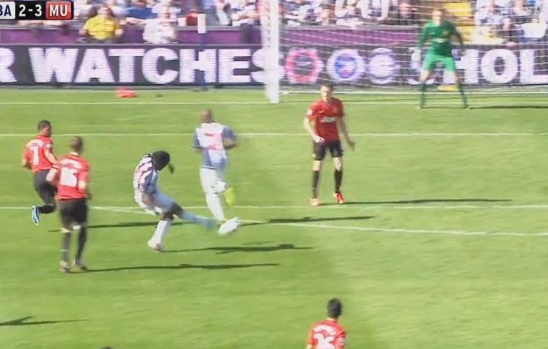 Lukaku 'lên thần', 3 lần phá lưới MU trong trận cầu lịch sử