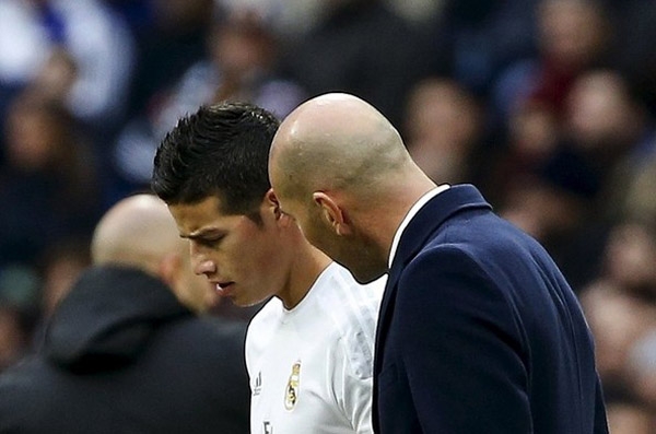 Bất mãn với Zidane, sao Real đòi đến Man Utd
