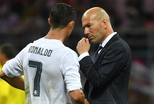 Họp kín, Real chính thức làm sáng tỏ tương lai CR7