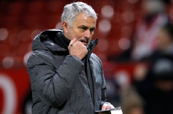 HLV Mourinho trả giá đắt vì chuỗi phong độ kém cỏi của MU