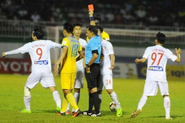 ‘Đáng khen khi trọng tài bẻ còi từ chối bàn thắng của HAGL’