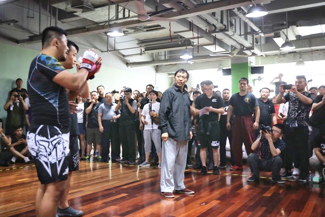 Sau khi bị bắt, Hiểu Đông lại gây sốc với lời thách đấu mới